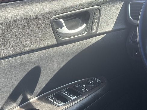 Used 2018 Kia Optima EX image 30