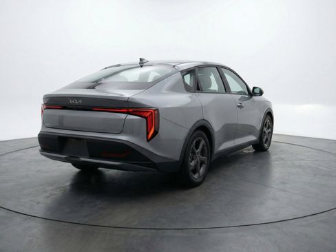 Used 2025 Kia K4 LXS image 9