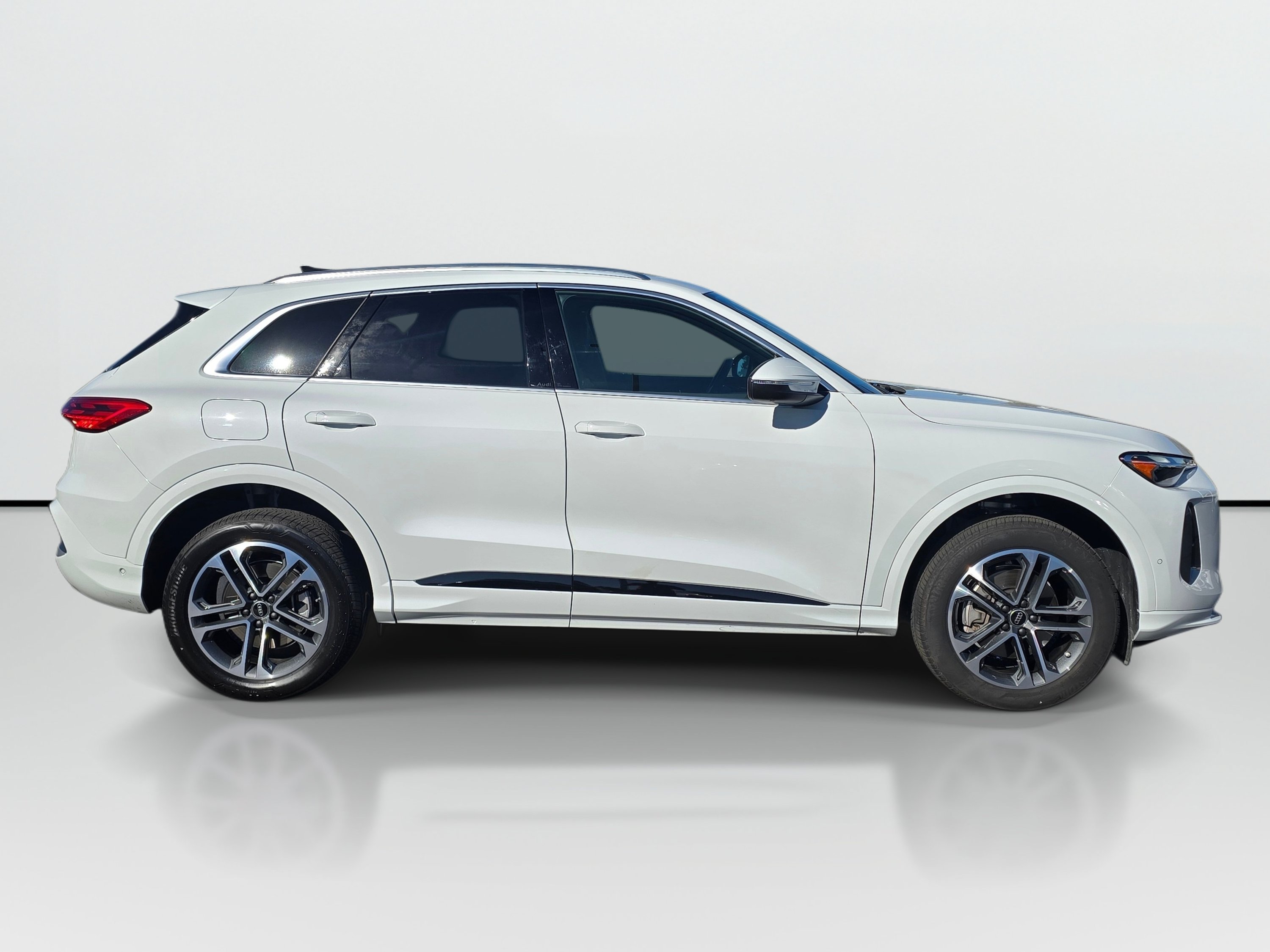 Certified 2025 Audi Q5 Premium AWD/4WD image 6