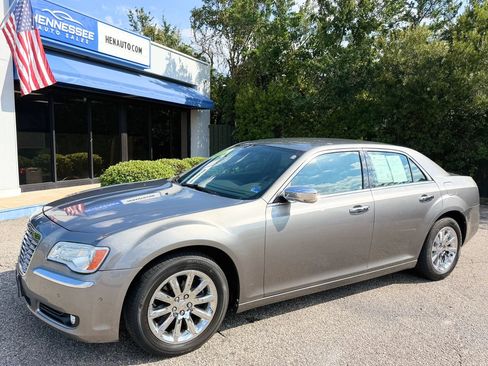 Used 2011 Chrysler 300 Limited RWD image 20