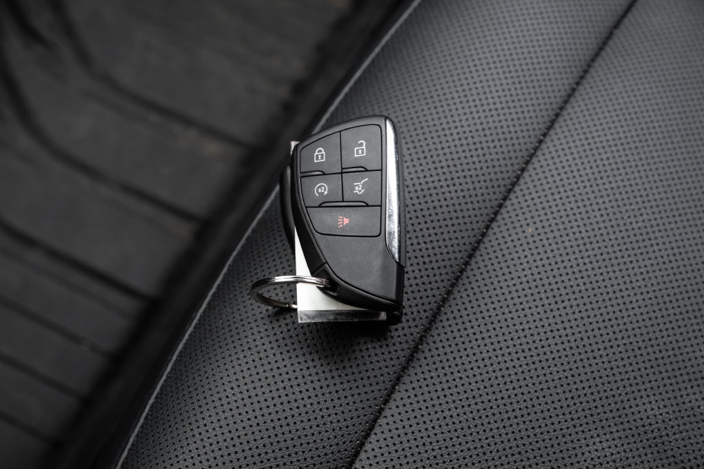 Used 2024 Chevrolet Equinox EV RS w/ LPO, Trailering Package FWD image 56