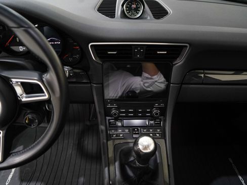 Used 2019 Porsche 911 Carrera GTS RWD image 11