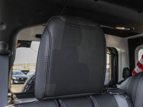 Used 2023 Jeep Wrangler Unlimited Rubicon w/ Xtreme 35 Tire Package AWD/4WD image 33