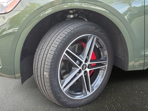 Used 2024 Audi Q5 e Premium Plus w/ Premium Plus Package AWD/4WD image 36