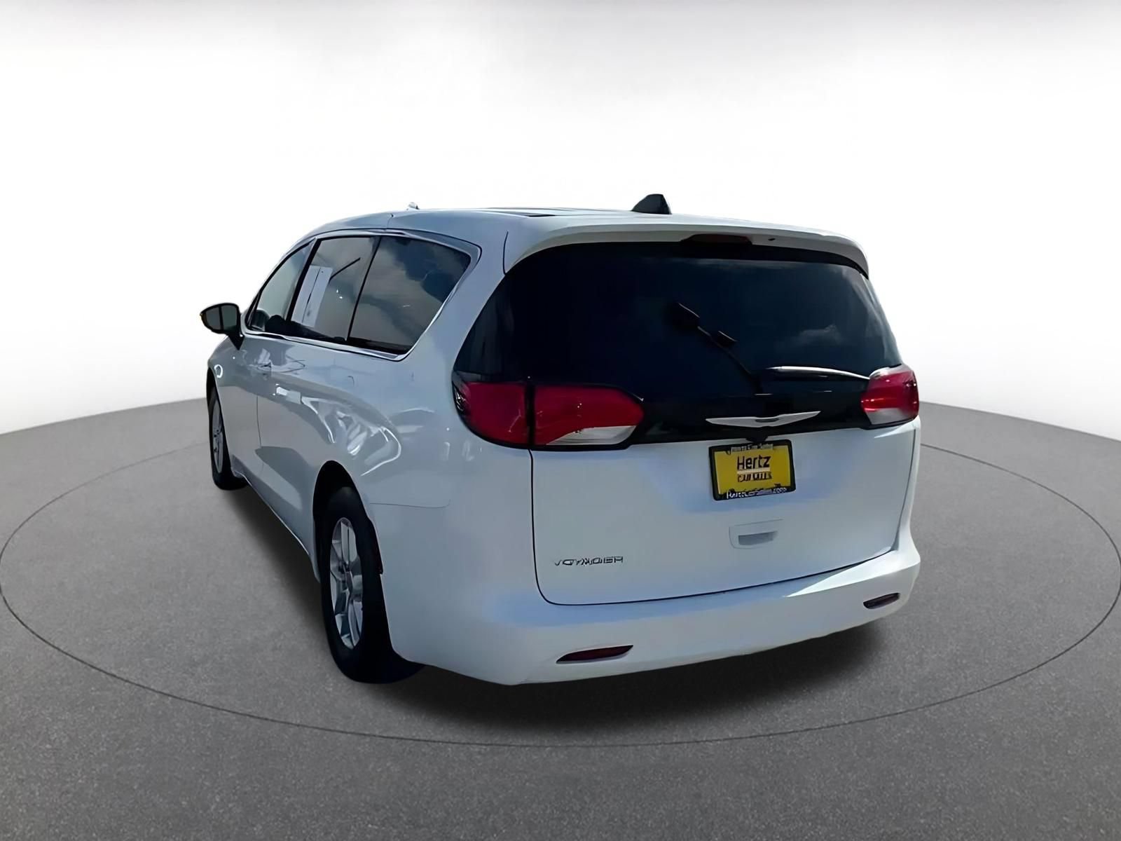 Used 2024 Chrysler Voyager LX FWD image 10