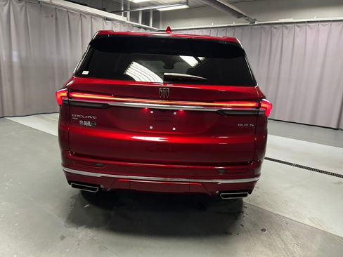 Used 2025 Buick Enclave Avenir image 6
