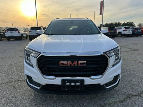 Certified 2024 GMC Terrain SLE w/ Driver Convenience Package image 9