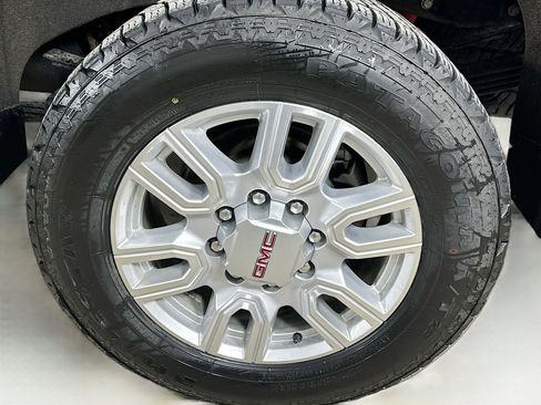 Used 2022 GMC Sierra 3500 SLT w/ SLT Premium Package image 38