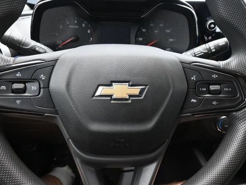 Used 2024 Chevrolet Trax LS FWD image 35