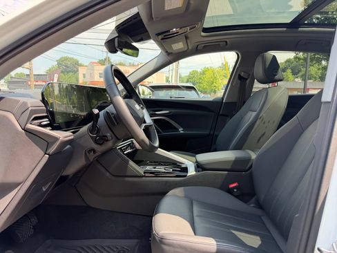 Used 2025 Audi Q5 Premium w/ Convenience Package AWD/4WD image 18