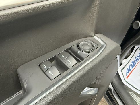 Used 2025 Chevrolet Silverado 1500 LT image 35