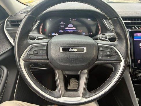 Used 2022 Jeep Grand Cherokee L Limited AWD/4WD image 18