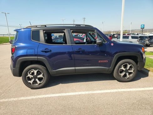 Used 2019 Jeep Renegade Trailhawk image 2
