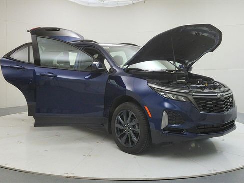 Used 2023 Chevrolet Equinox RS AWD/4WD image 9