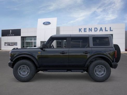New 2025 Ford Bronco Badlands w/ Sasquatch Package AWD/4WD image 3