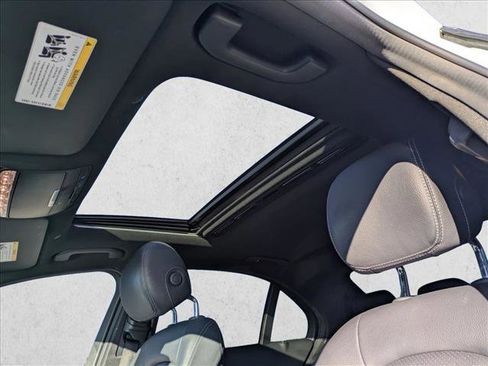 Used 2021 Mercedes-Benz C 300 Sedan image 15