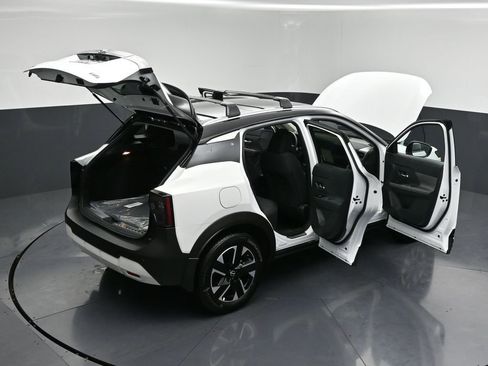New 2026 Nissan Kicks SV w/ SV Premium Package AWD/4WD image 31
