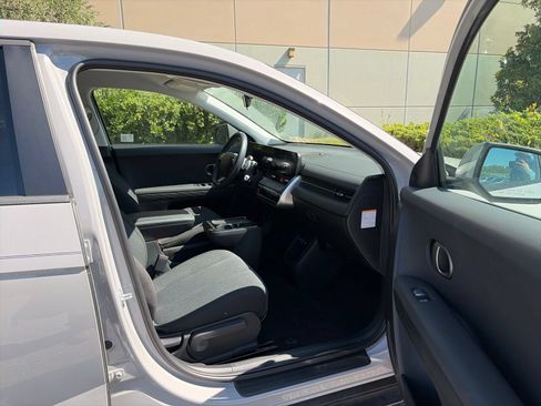Used 2025 Hyundai Ioniq 5 SE RWD image 13