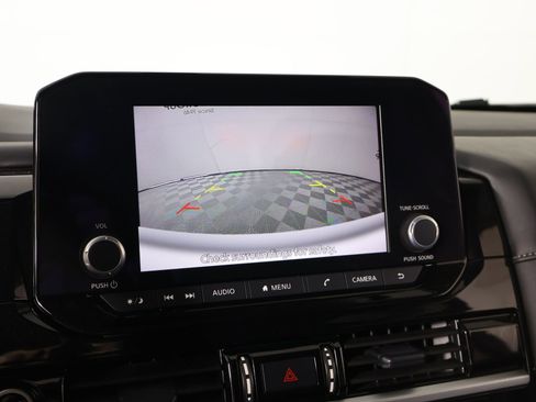 Used 2024 Nissan Pathfinder SV FWD image 6
