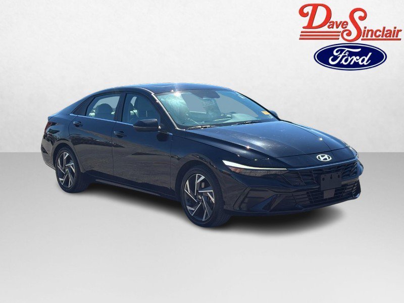Used 2024 Hyundai Elantra Limited FWD image 4