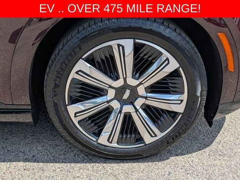 Used 2025 Cadillac Escalade IQ Luxury 2 w/ LPO, Premium Carpet Package AWD/4WD image 15