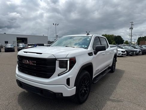 Used 2025 GMC Sierra 1500 Elevation AWD/4WD image 2