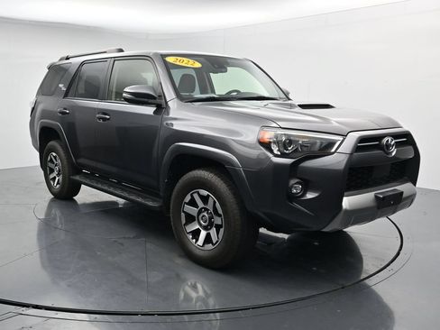 Used 2022 Toyota 4Runner TRD Off-Road Premium AWD/4WD image 2