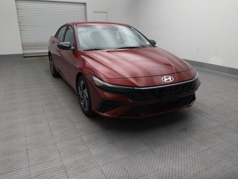 Used 2025 Hyundai Elantra Sport FWD image 14