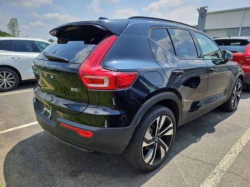 Used 2024 Volvo XC40 B5 Plus w/ Protection Package Premier AWD/4WD image 7