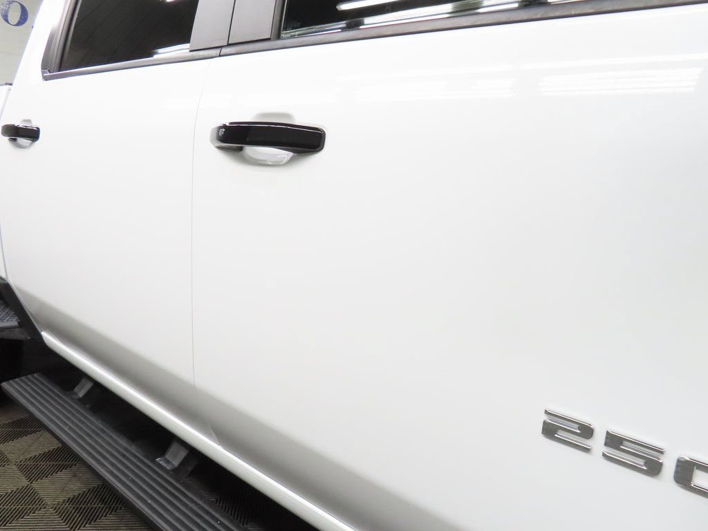 Used 2025 Chevrolet Silverado 2500 ZR2 w/ Technology Package AWD/4WD image 32