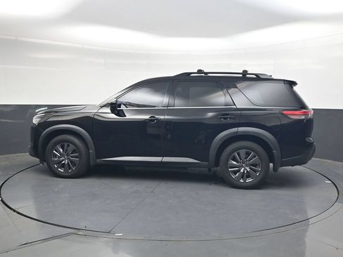 Used 2022 Nissan Pathfinder SV w/ SV Premium Package FWD image 11