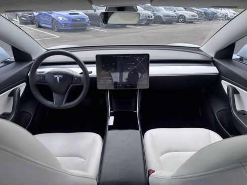 Used 2020 Tesla Model 3 Standard Range Plus RWD image 15