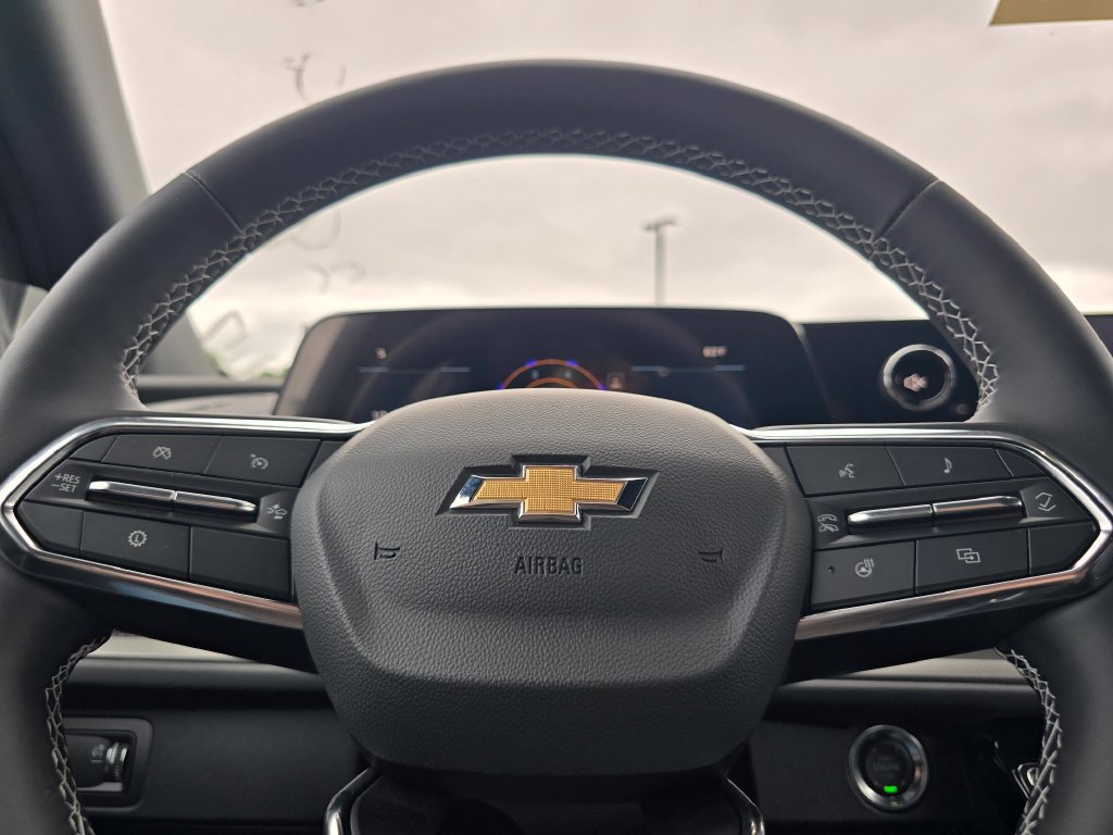 Used 2026 Chevrolet Traverse LT w/ Driver Confidence Package FWD image 29