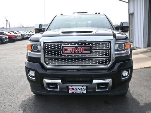 Used 2018 GMC Sierra 3500 Denali w/ Duramax Plus Package image 14