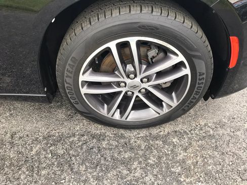 Used 2019 Dodge Charger SXT AWD/4WD image 42