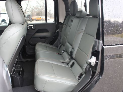 New 2026 Jeep Gladiator Mojave AWD/4WD image 18