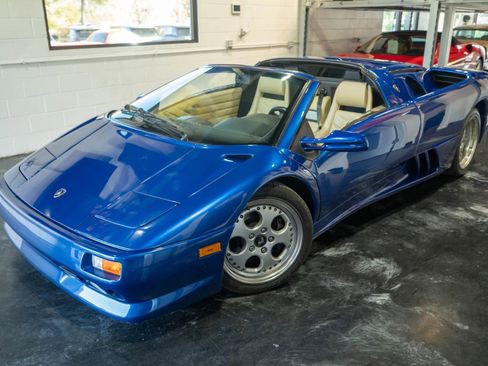 Used 1997 Lamborghini Diablo VT image 1