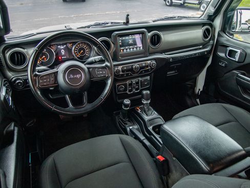Used 2022 Jeep Wrangler Unlimited Sport AWD/4WD image 25
