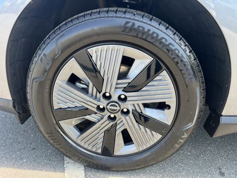 Certified 2025 Nissan Murano SL AWD/4WD image 9