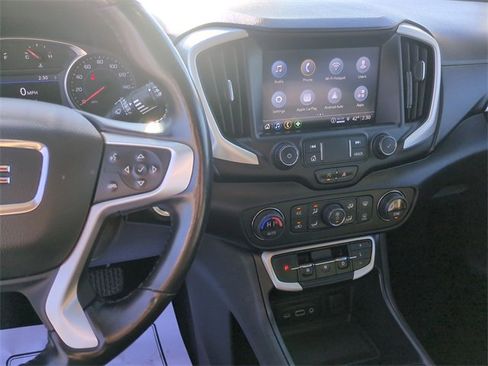 Used 2022 GMC Terrain SLT image 16