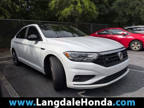 Used 2020 Volkswagen Jetta R-Line FWD image 1