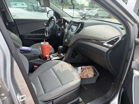 Used 2017 Hyundai Santa Fe SE FWD image 23