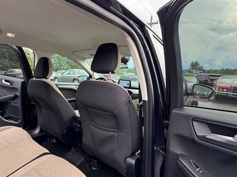 Used 2021 Ford Escape SE w/ Cold Weather Package FWD image 39