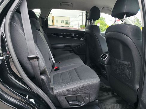 Used 2020 Kia Sorento LX w/ LX I4 Convenience Package FWD image 17