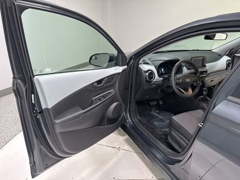 Used 2019 Hyundai Kona SE AWD/4WD image 6