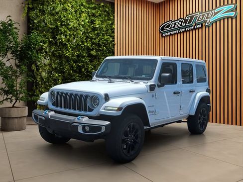 Used 2024 Jeep Wrangler Unlimited Sahara AWD/4WD image 3