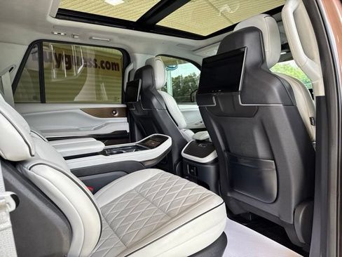 Used 2025 Lincoln Navigator L Black Label w/ Black Label Special Edition AWD/4WD image 5