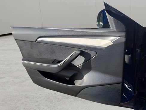 Used 2022 Tesla Model 3 Long Range image 16