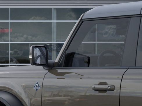 New 2025 Ford Bronco Outer Banks w/ Sasquatch Package image 22