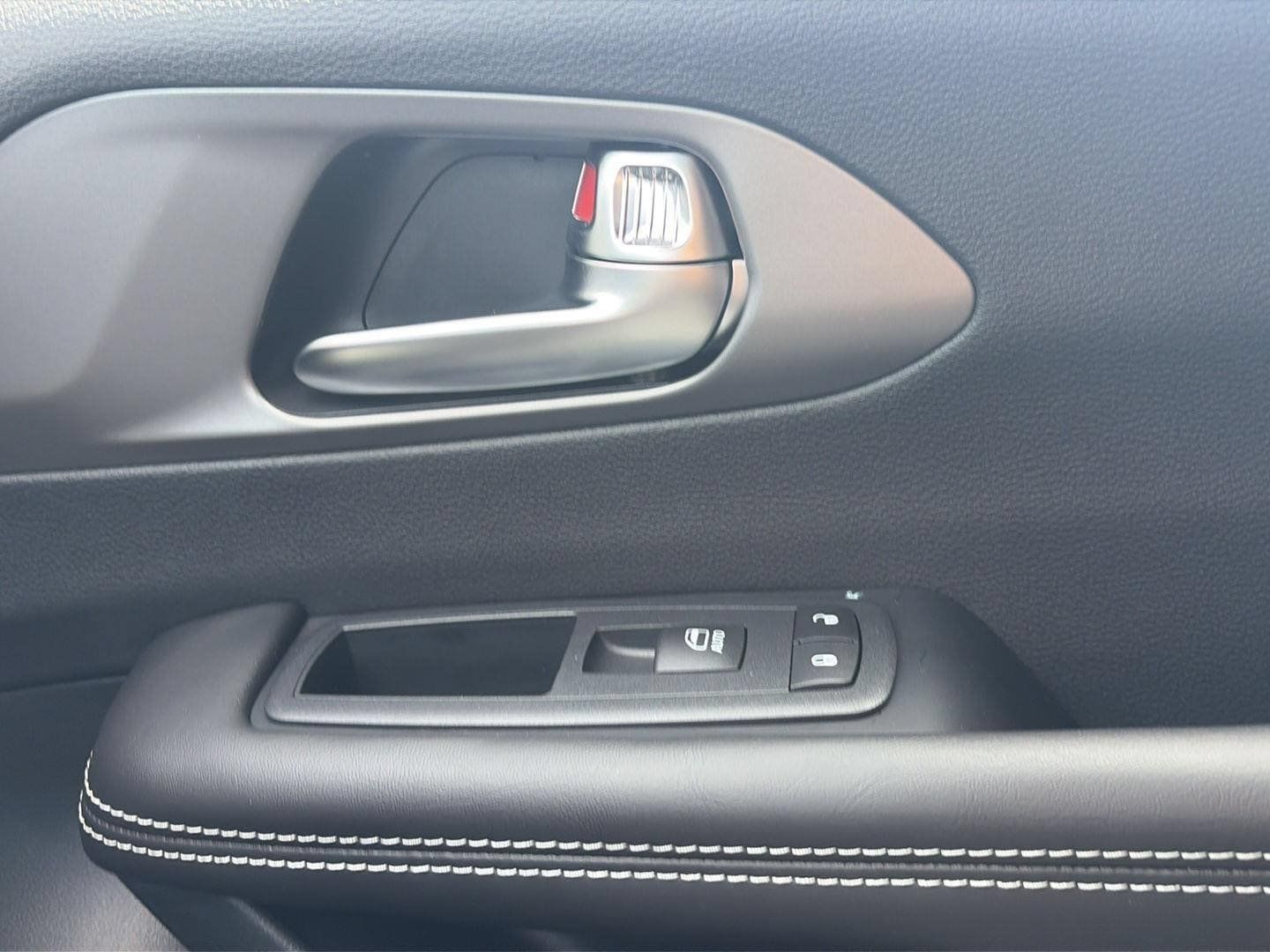 New 2027 Chrysler Pacifica Select AWD/4WD image 27